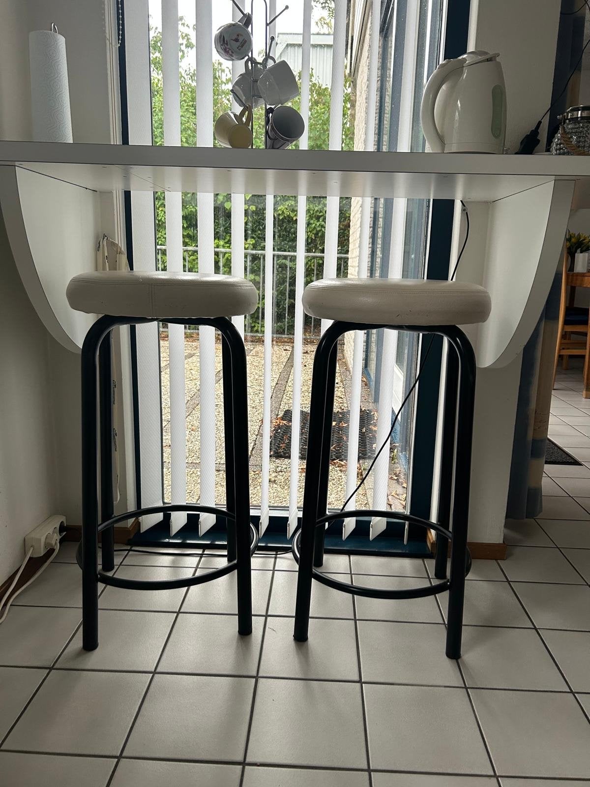 2 barkrukken - Hoogte 74 cm, zitting ca 39 cm, Ophalen, Gebruikt, 60 tot 90 cm, Metaal