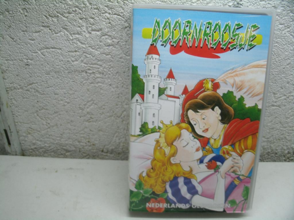 vhs 147a doornroosje ned gespr, Cd's en Dvd's, VHS | Kinderen en Jeugd, Alle leeftijden, Ophalen of Verzenden, Gebruikt