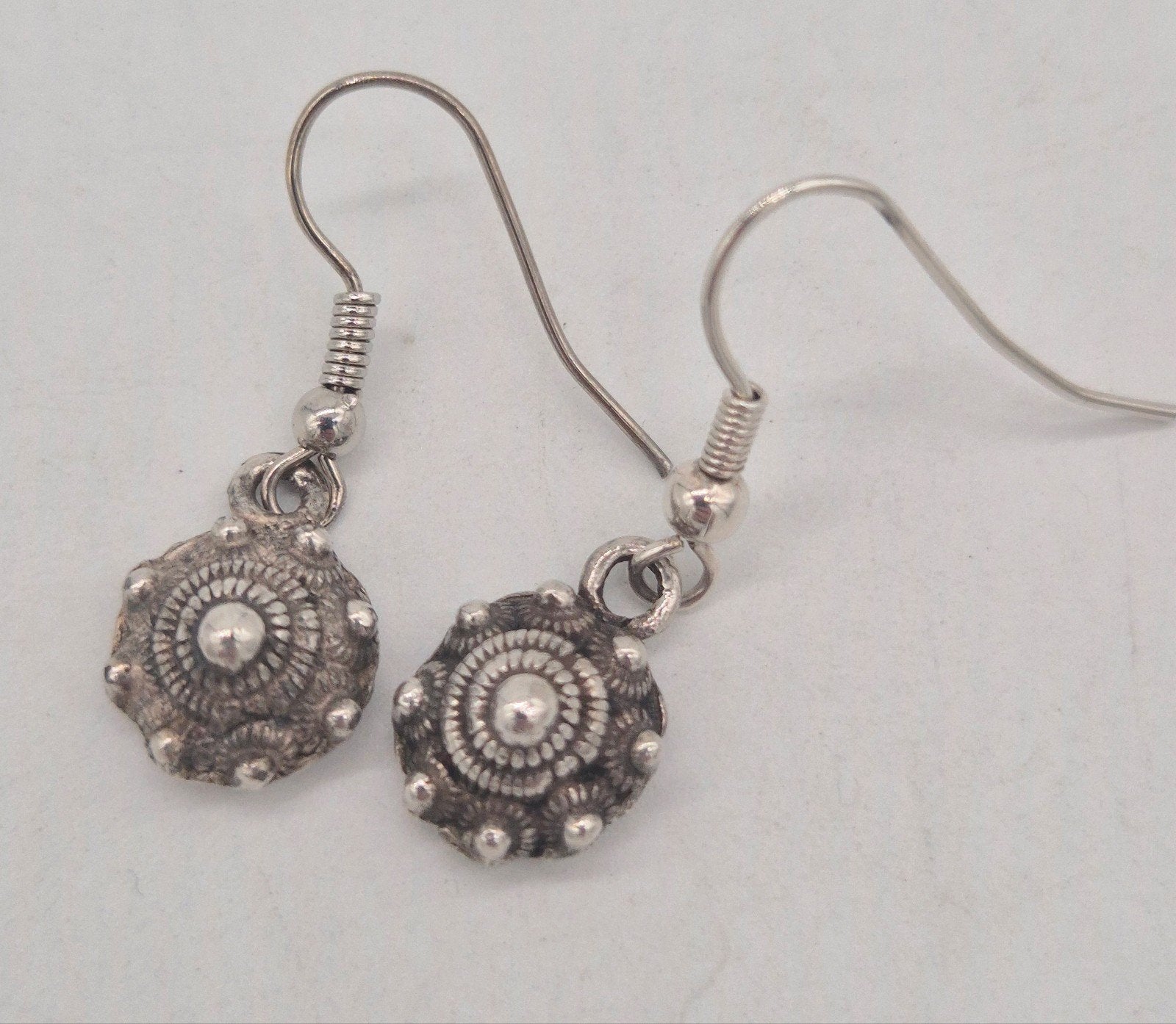 Oude Zeeuwse zilveren knop oorbellen, Gebruikt, Verzenden, Knopjes of Stekers, Zilver