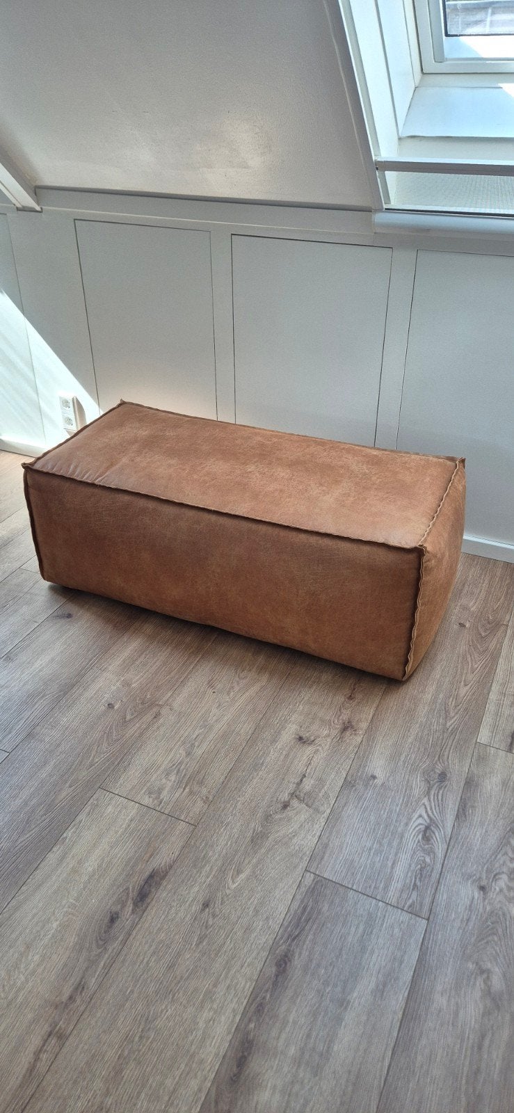 Grote cognac poef / hocker 120x60 cm – zo goed als nieuw

Mo, Huis en Inrichting, Banken | Voetenbanken en Poefen, Ophalen, 100 tot 125 cm