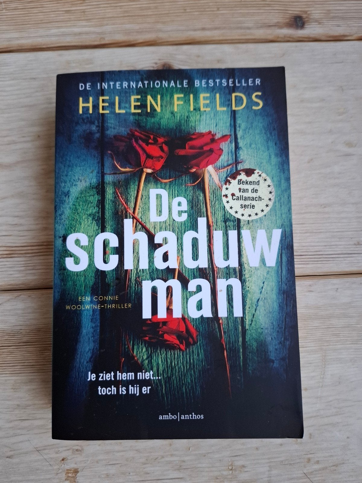 Helen Fields - De schaduwman (goede staat), Ophalen of Verzenden, Zo goed als nieuw, Helen Fields