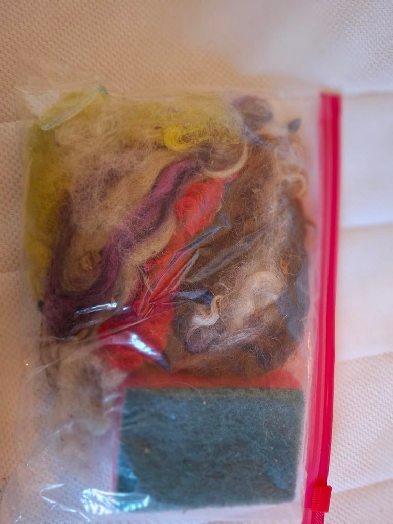 Zakje met viltwol - diverse kleuren, Hobby en Vrije tijd, Ophalen, Figuurtje(s)