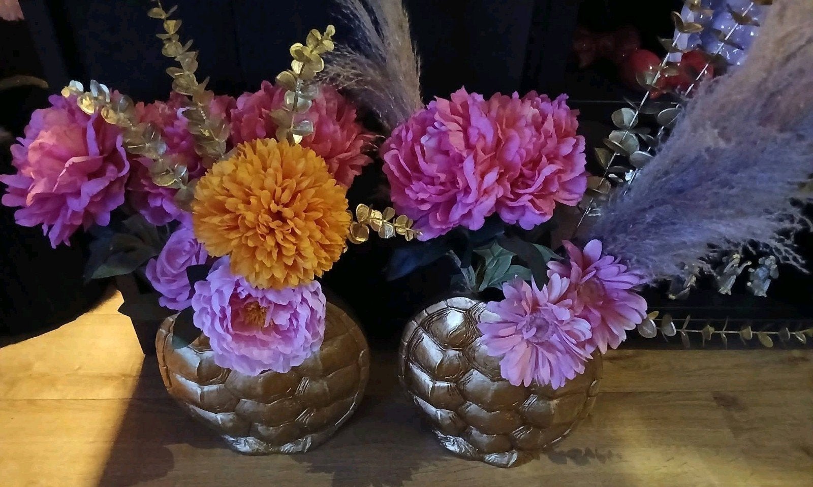 Decoratieve vazen met kunstbloemen, Overige materialen, Gebruikt, Ophalen of Verzenden, Inclusief decoratie