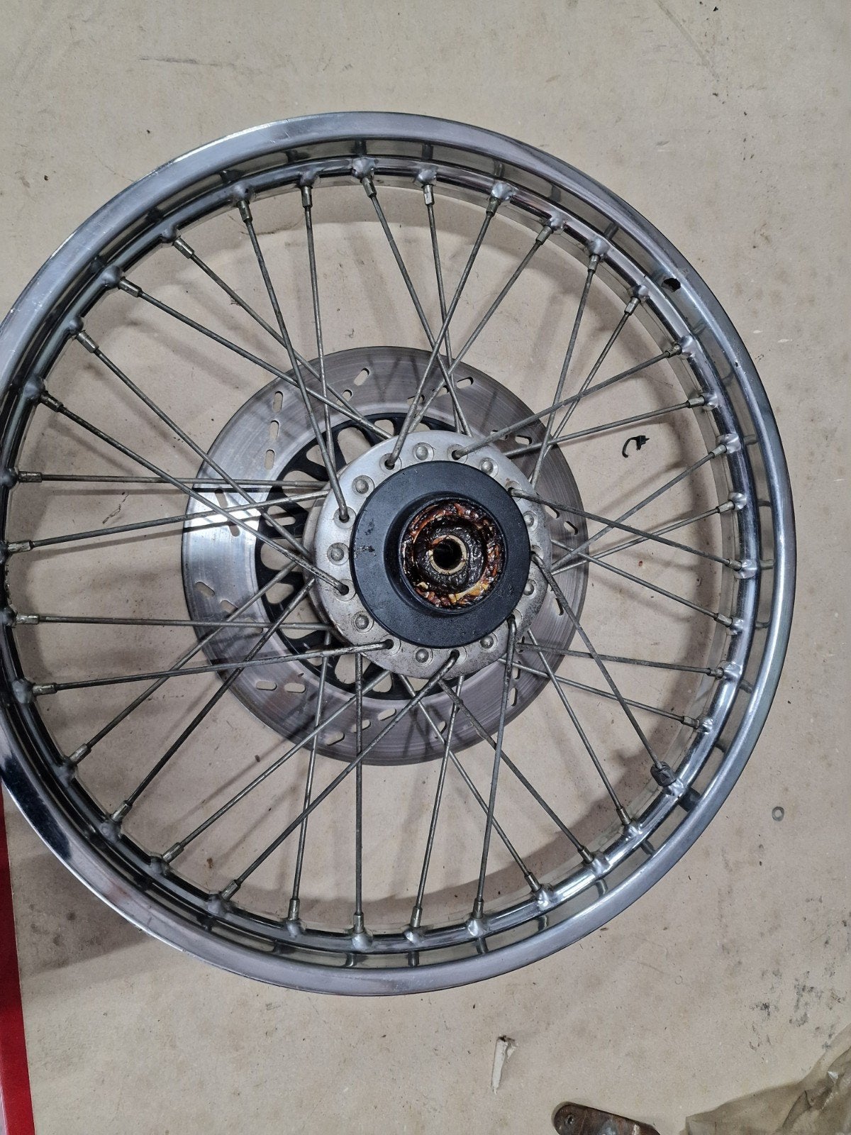 Suzuki GT250 Schijfrem voorwiel, in zeer mooie staat., Motoren, Ophalen of Verzenden
