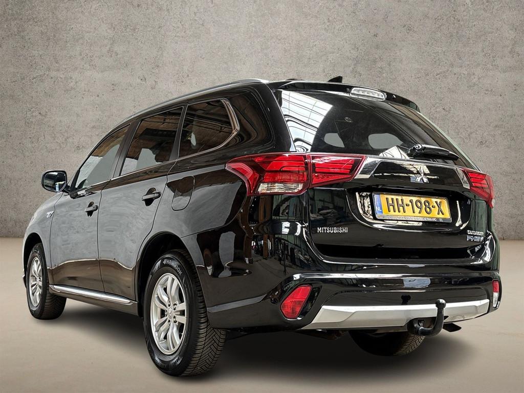 Mitsubishi Outlander 2.0 PHEV Sport Deluxe 204Pk Automaat (N, Automaat, 4 cilinders, 1820 kg, Zwart