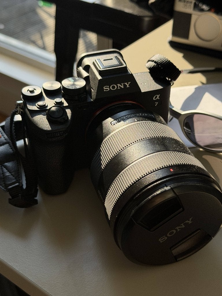 Sony A7 IV + Sony FE 24-105mm F4 G OSS – Excellent Condition, Audio, Tv en Foto, Fotografie | Lenzen en Objectieven, Ophalen, Sony E-mount