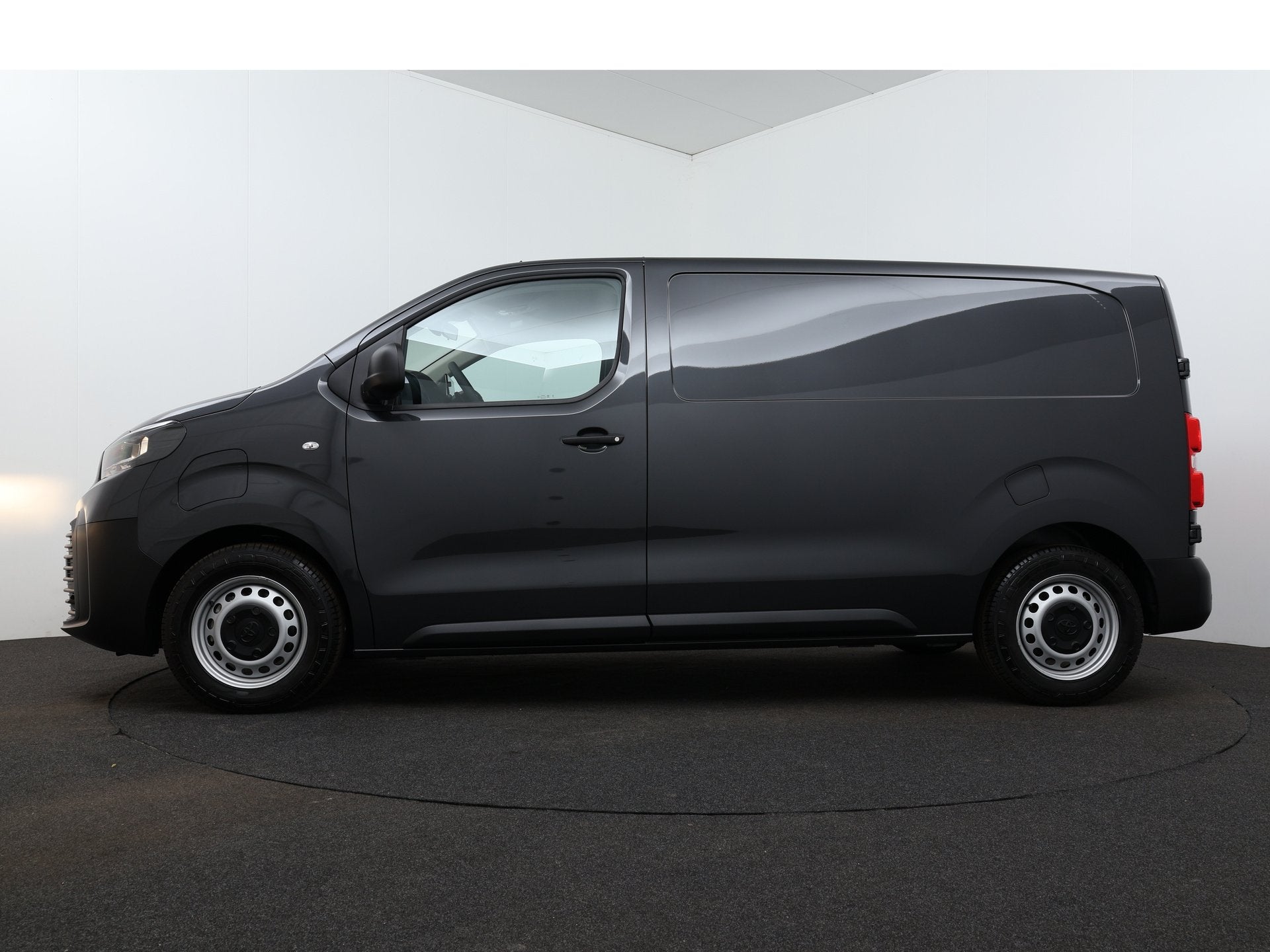 Toyota PROACE Electric Worker Challenger Extra Range 75 kWh, Auto's, 12 maanden, Gebruikt, Zwart, Origineel Nederlands
