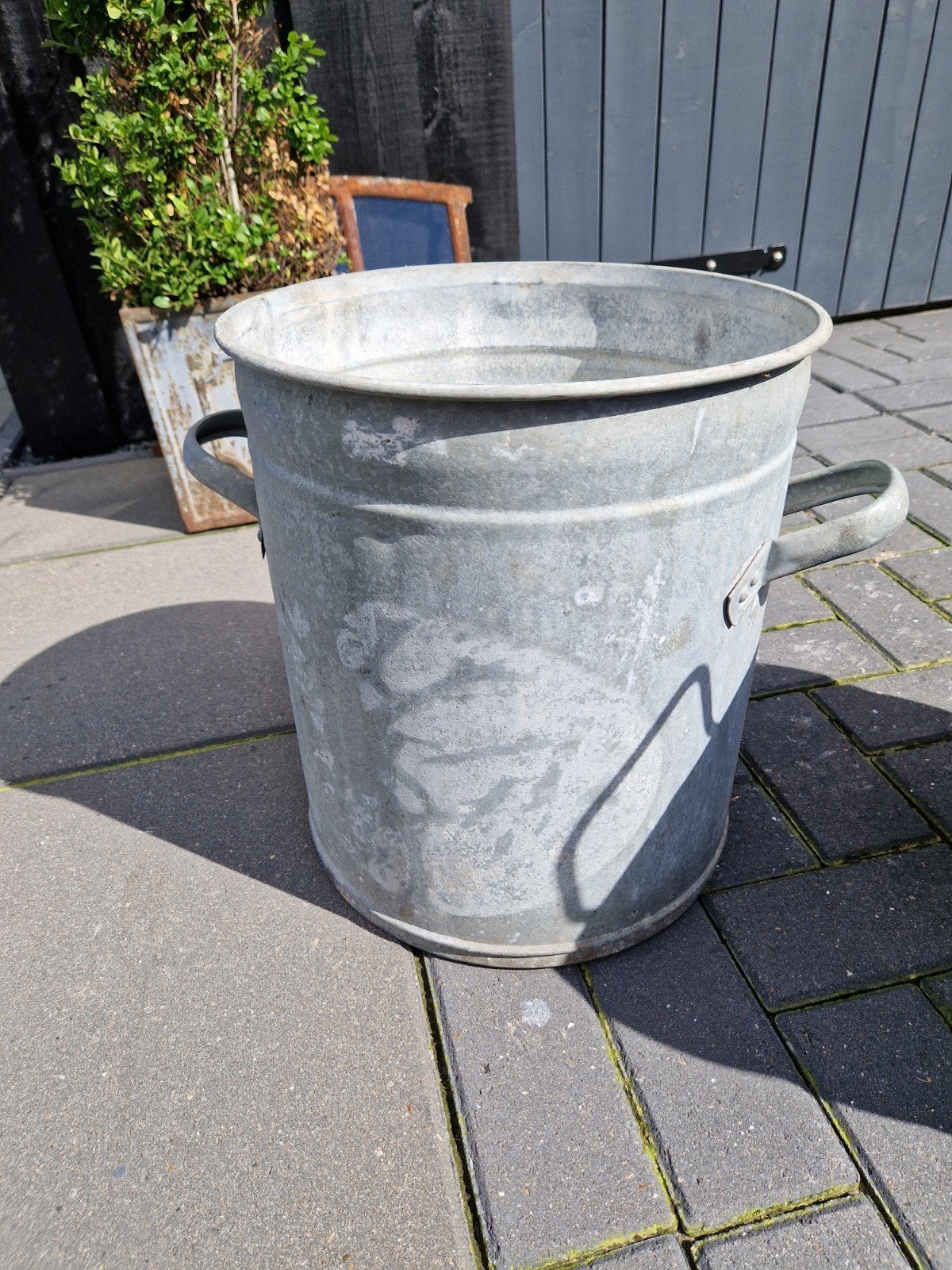 Grote brocante zinken emmer / plantenbak, Ophalen