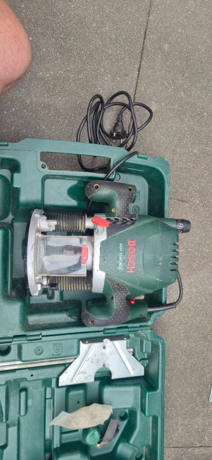 Bosch POF 1300 ACE Bovenfrees met koffer, Gebruikt, Ophalen of Verzenden, Bovenfrees, Bosch