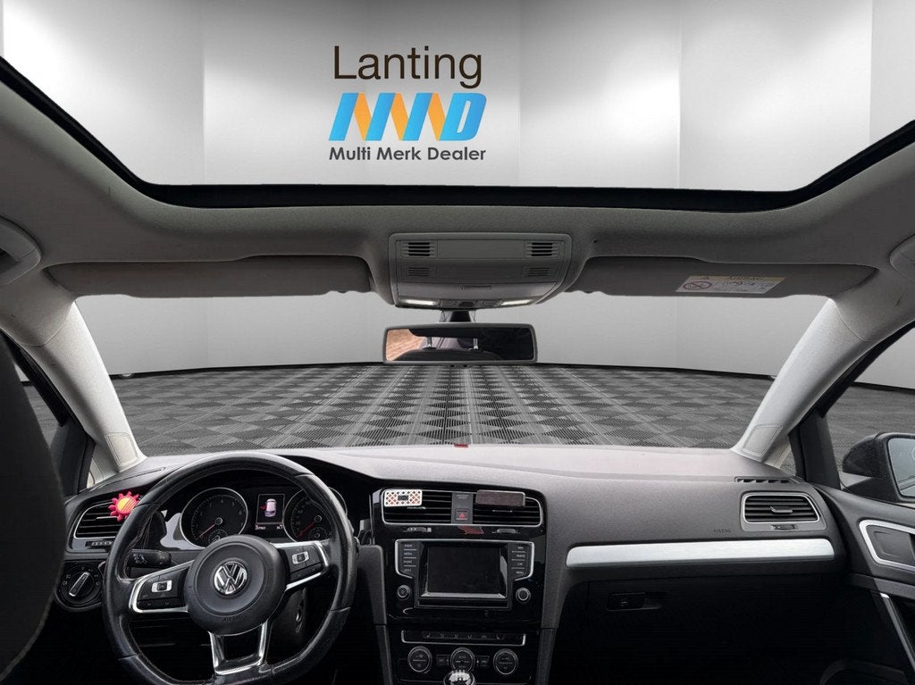 Volkswagen Golf 1.2 TSI Business Edition R Connected pano, Voorwielaandrijving, Stof, Gebruikt, 4 cilinders