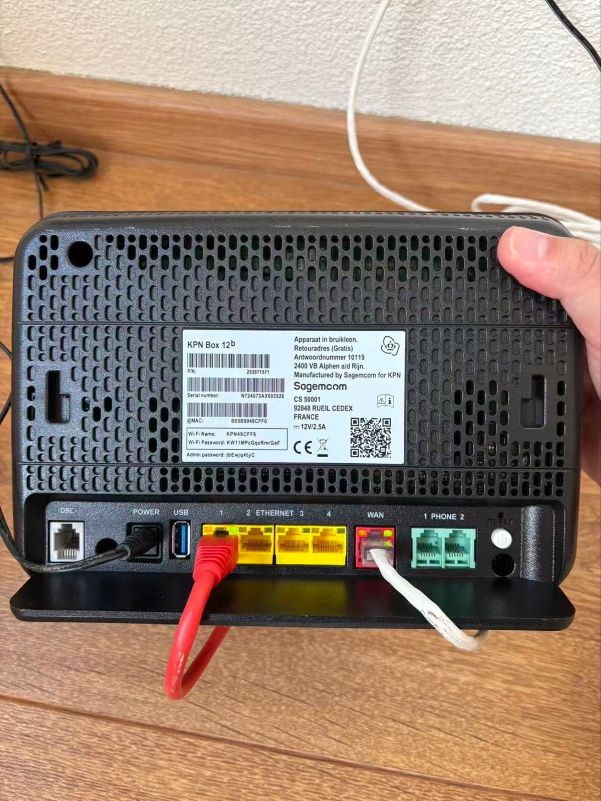 KPN Box 12b modem/router - Zo goed als nieuw, Ophalen, Zo goed als nieuw, Router met modem
