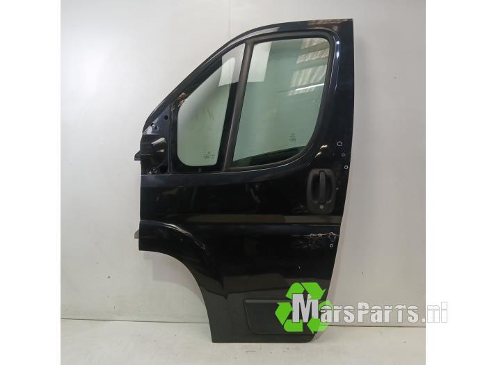 Portier 2Deurs links van een Fiat Ducato (632)