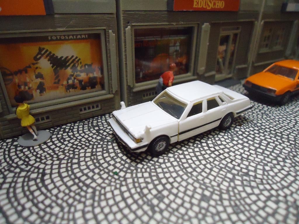 1:91 1979/1983 Nissan Cedric / Gloria 430 ( schaal 1:91 ), Ophalen of Verzenden, Zo goed als nieuw, Auto, Overige merken