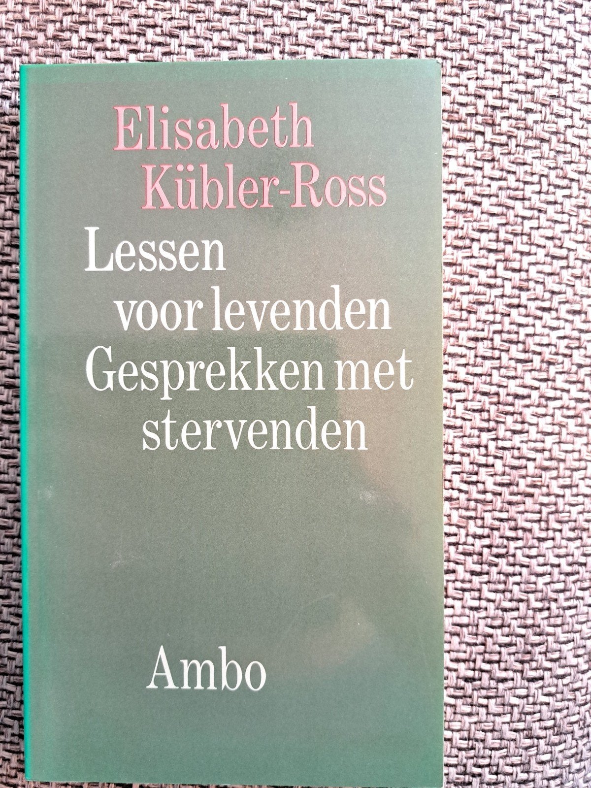 Lessen voor levenden - Elisabeth Kübler-Ross, Boeken, Ophalen of Verzenden, Gelezen, Elisabeth Kübler-Ross, Nederland