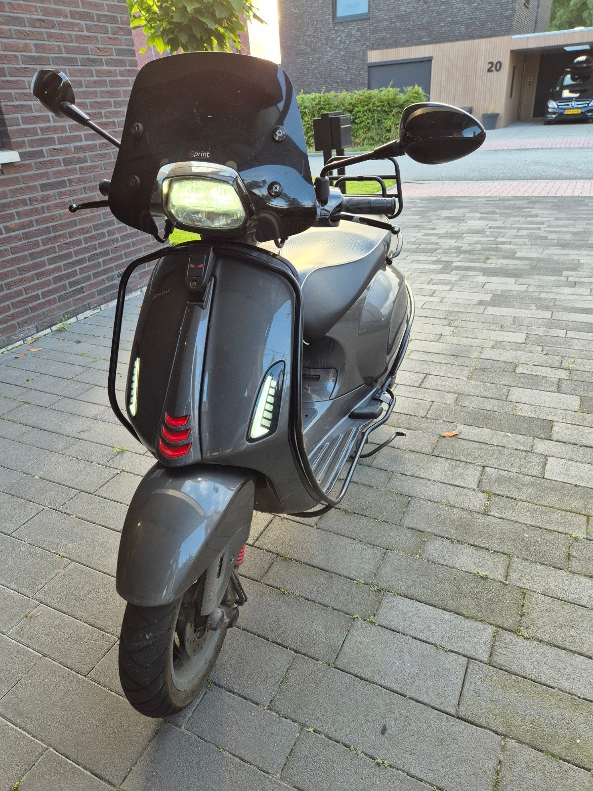 Vespa sprint 2021, Fietsen en Brommers, Scooters | Vespa, Ophalen, Maximaal 45 km/u, Vespa S, Zo goed als nieuw
