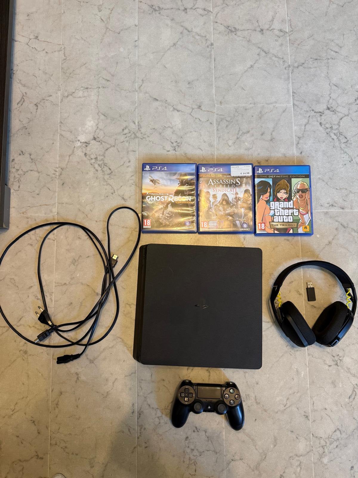 PlayStation 4 Slim + Logitech G435 Headset + 3 Games, Spelcomputers en Games, Ophalen of Verzenden, Zo goed als nieuw, Met 1 controller