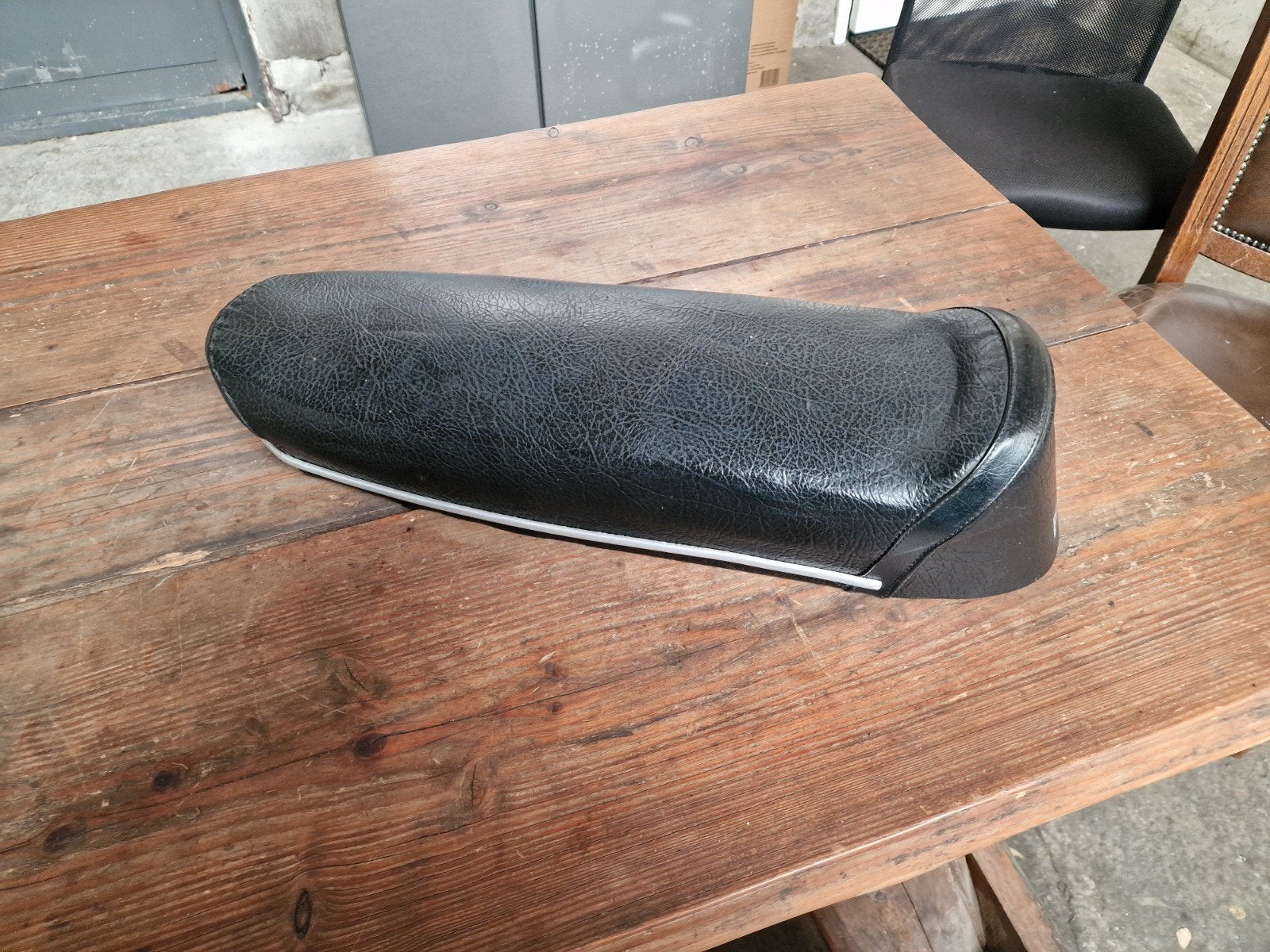 Puch MS50 Buddyseat UK model, zeer mooie staat Origineel.

B, Fietsen en Brommers, Ophalen of Verzenden, Zadel, Puch