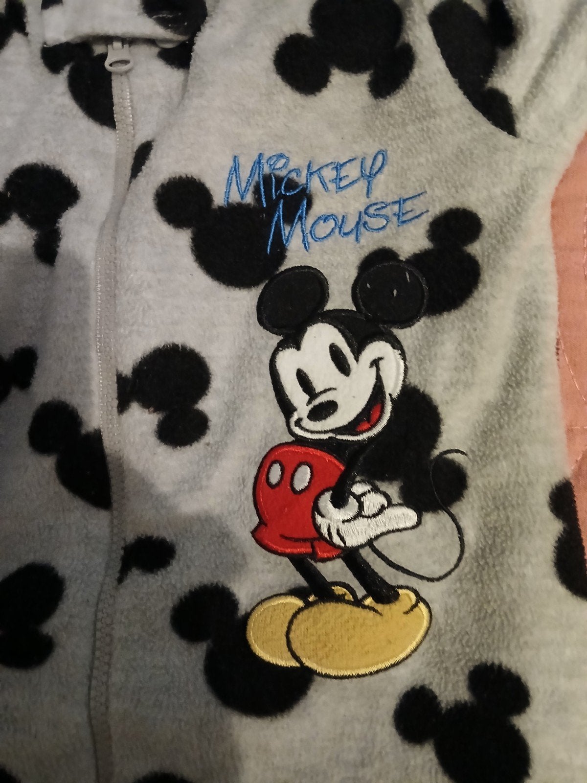 2x Baby Pyjama's: Mickey Mouse & Voertuigen (Maat 18-24m), Ophalen of Verzenden, Gebruikt, Disney Baby Primark, Jongetje of Meisje