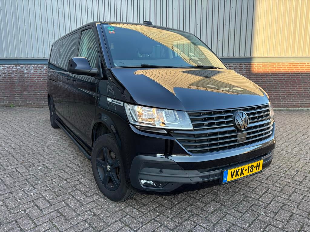 Volkswagen Transporter Caravelle dubbel cabine 2020 Zwart, Auto's, Bestelauto's, Volkswagen, Zwart, Leder, Bedrijf