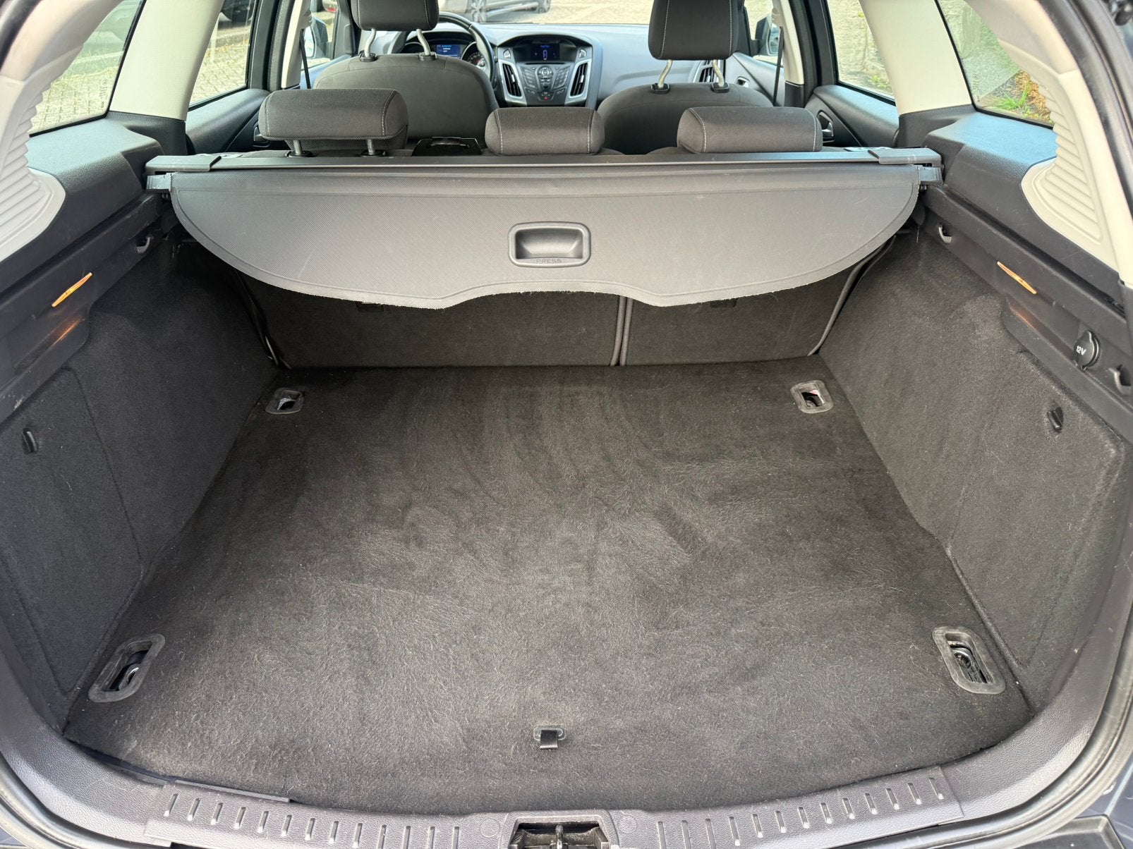 Foto 12 van Ford Focus 1.0 Ecoboost 92KW Wagon 2014 Grijs