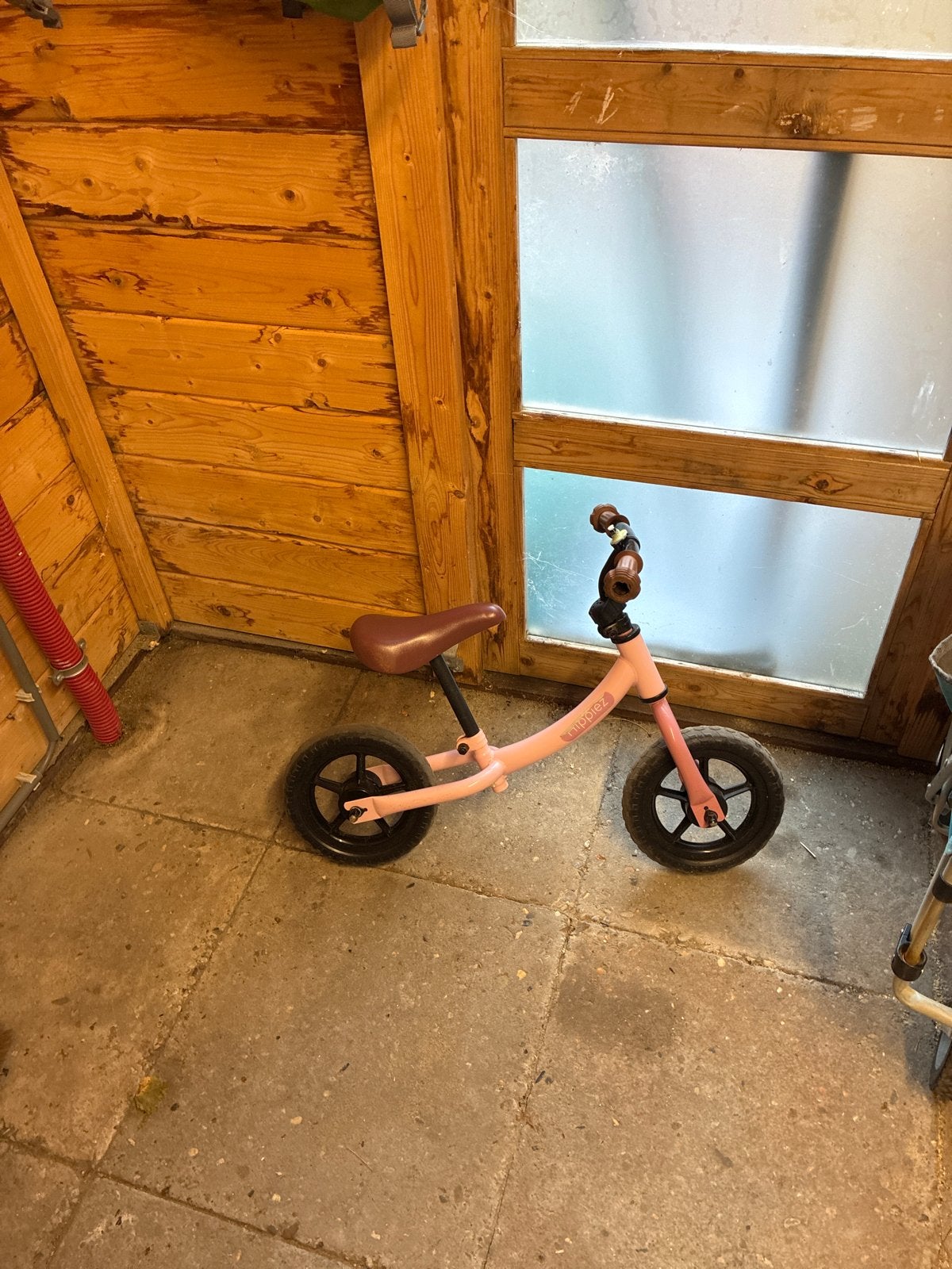 Roze loopfiets voor kinderen - Zo goed als nieuw, Fietsen en Brommers, Ophalen of Verzenden, Zo goed als nieuw, Minder dan 16 inch