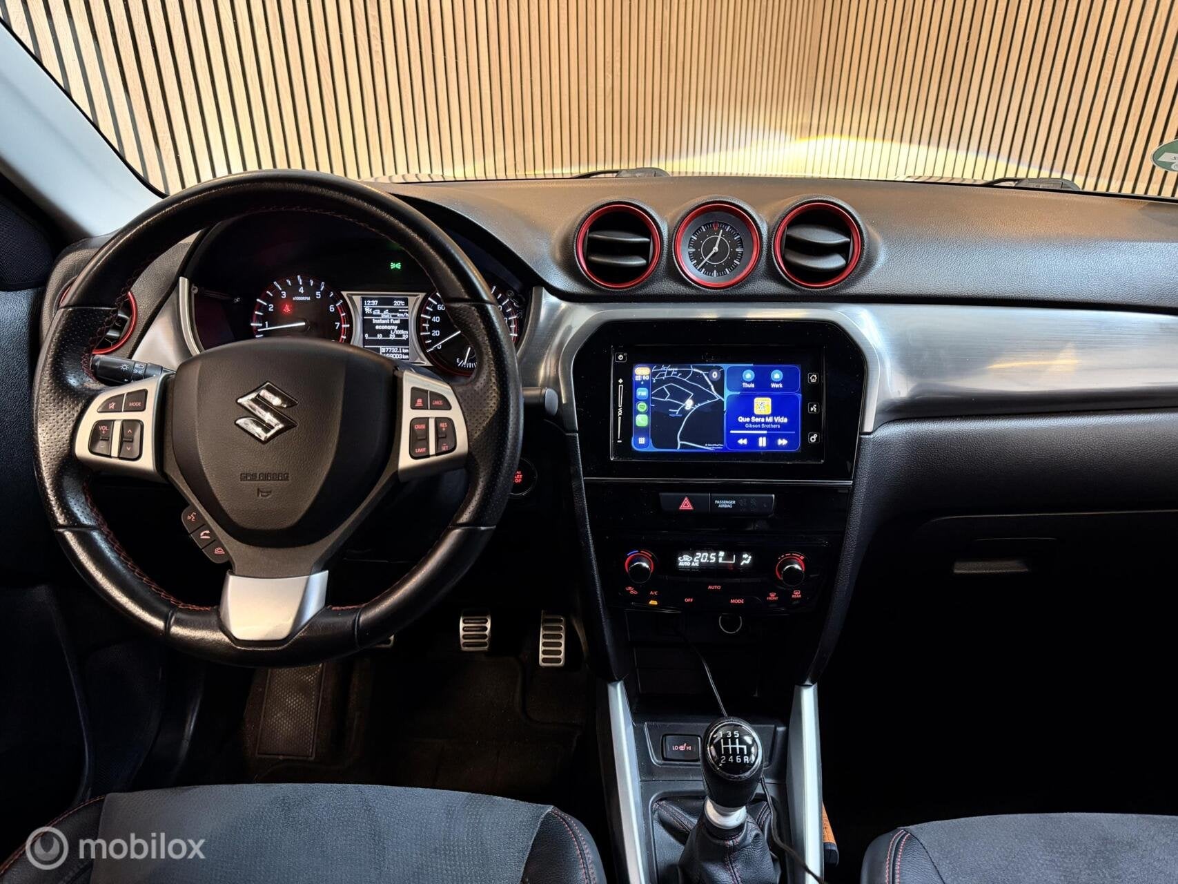 Suzuki Vitara 1.4 S Sport 140pk OrgNL ACC CARPLAY CAMERA, Auto's, Voorwielaandrijving, Dealer onderhouden, Gebruikt, 4 cilinders