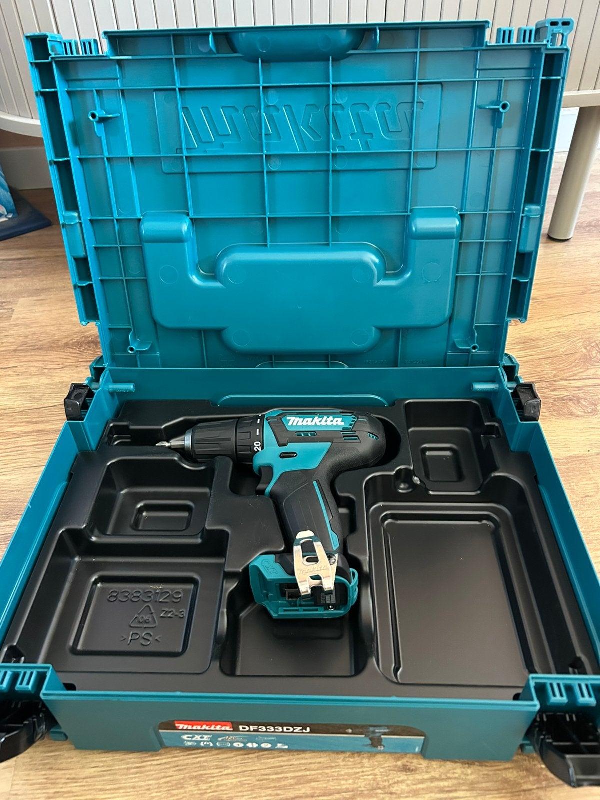 Makita DF333DZJ schroefmachine, Ophalen of Verzenden, Zo goed als nieuw, Boor- en Schroefmachine