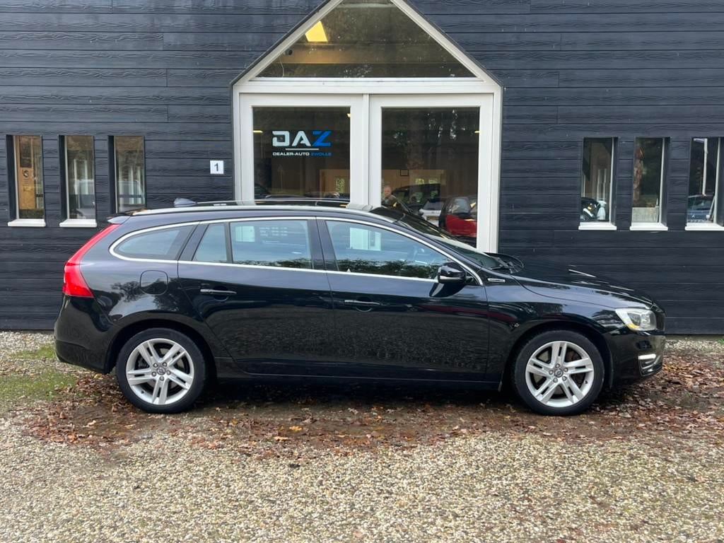 Volvo V60 2.4 D6 AWD Plug-In Hybrid Summum Aut/Ecc/Leer/Navi, Auto's, Volvo, Automaat, Zwart, Vierwielaandrijving, Automatische klimaatregeling