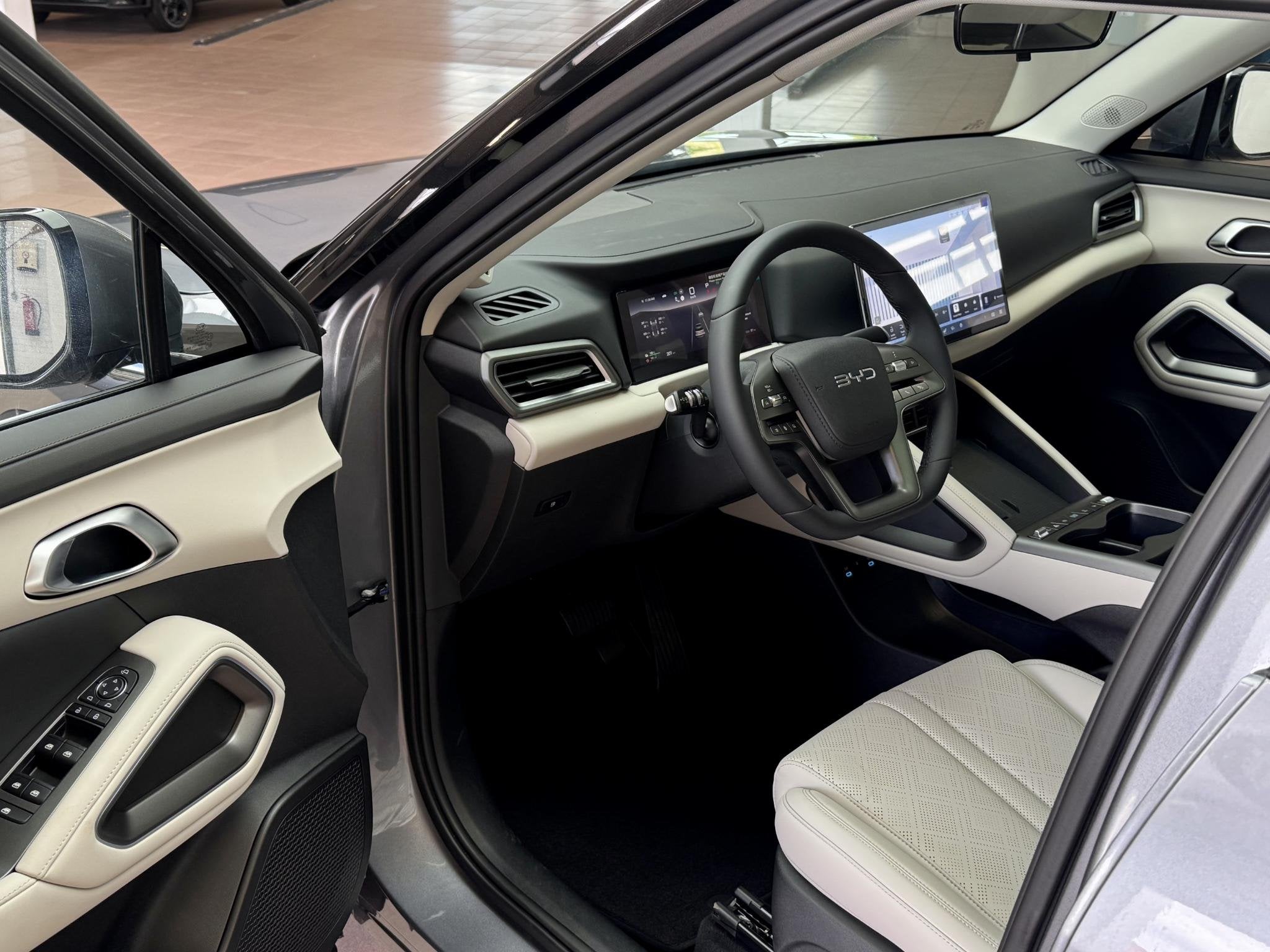 BYD ATTO 2 1.5 DM-i Boost | Panoramadak | CarPlay | Adaptiev, 1498 cc, Plug-in hybride, Bedrijf, Hybride Elektrisch/Benzine