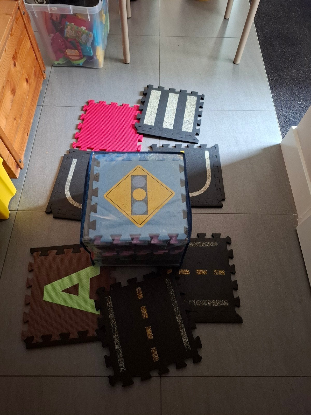 28 stuks speelmatten, ruim 3m2, diverse afbeeldingen, Kinderen en Baby's, Speelgoed | Educatief en Creatief, Gebruikt, Knutselen