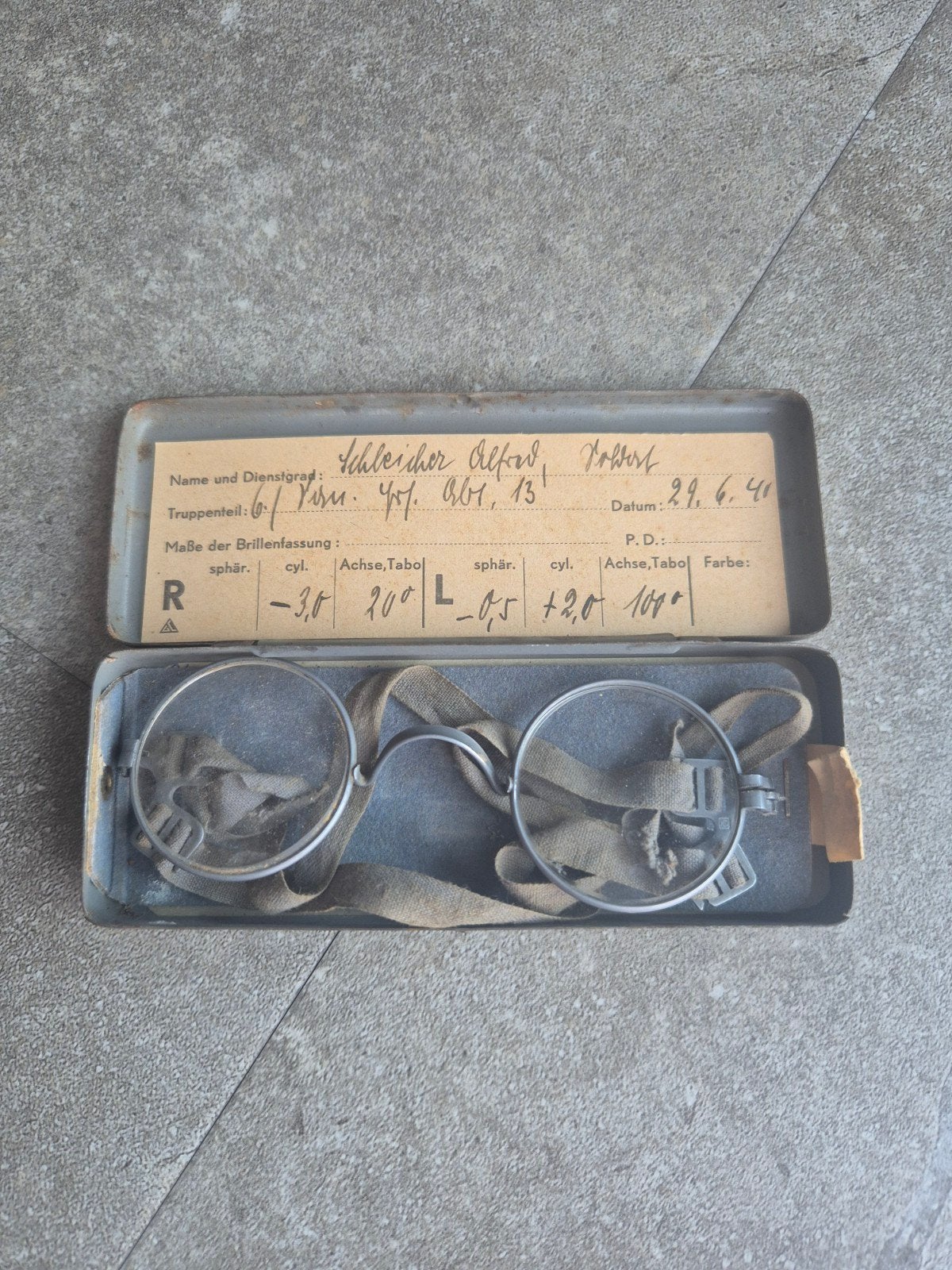 Masker Brille  ( compleet ), Verzamelen, Ophalen of Verzenden, Nederland, Boek of Tijdschrift