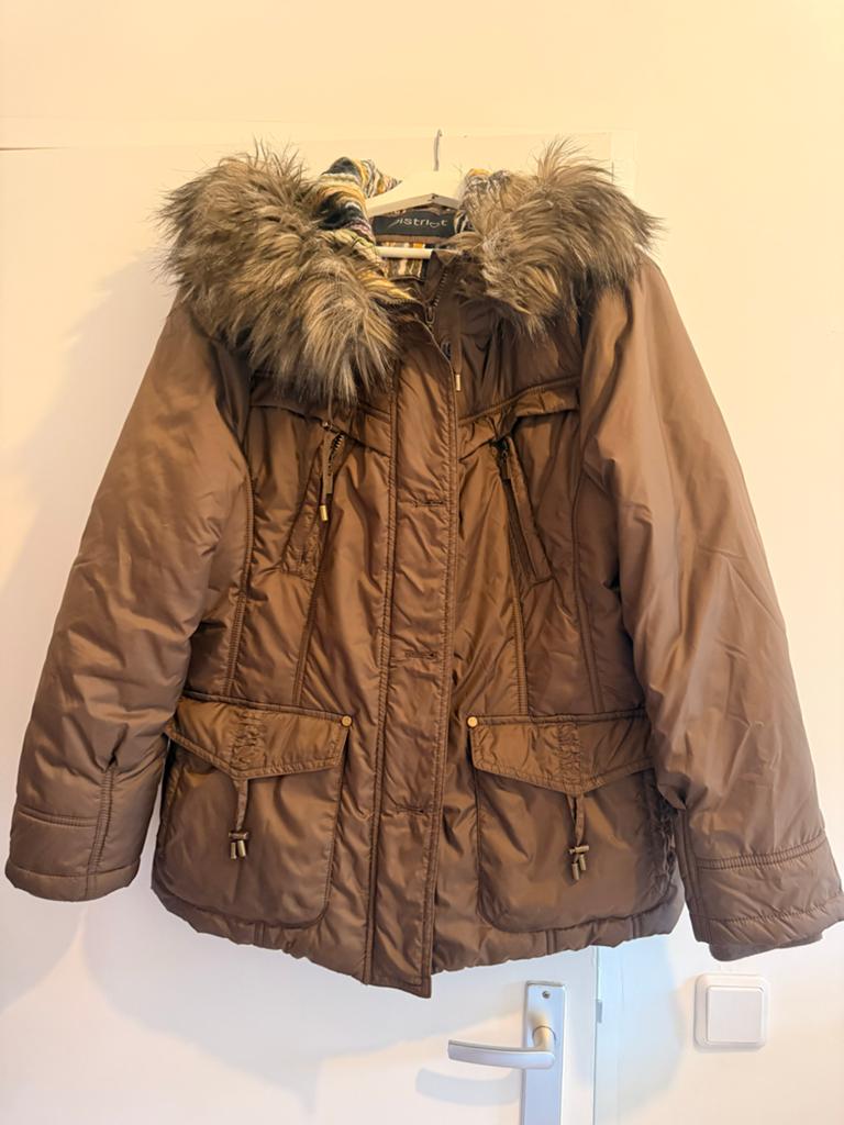 District winterjas met bontkraag - Maat 48, Ophalen of Verzenden, Zo goed als nieuw, Maat 46/48 (XL) of groter, Bruin