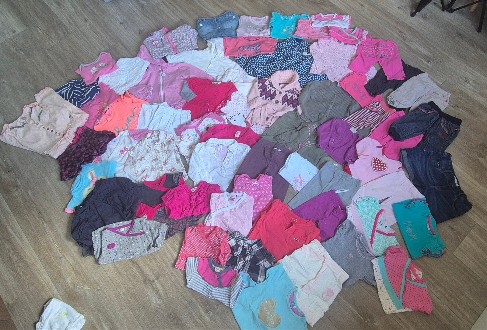 Kleding pakket meisjes 64 stuks baby en kinderkleding, Verzenden
