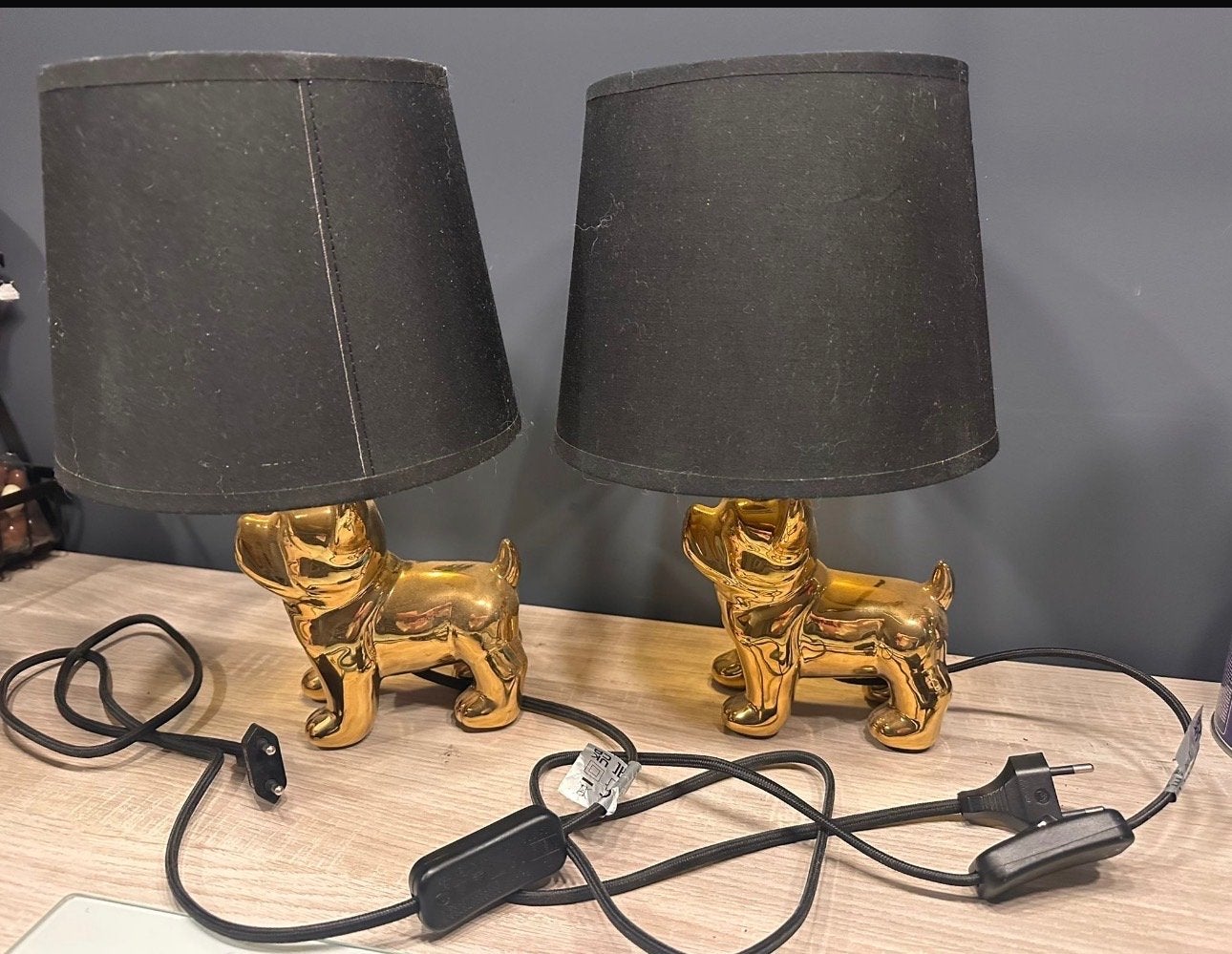 Winston tafellamp - Gouden hond met zwarte kap, Goud, Nieuw, Metaal, Ophalen