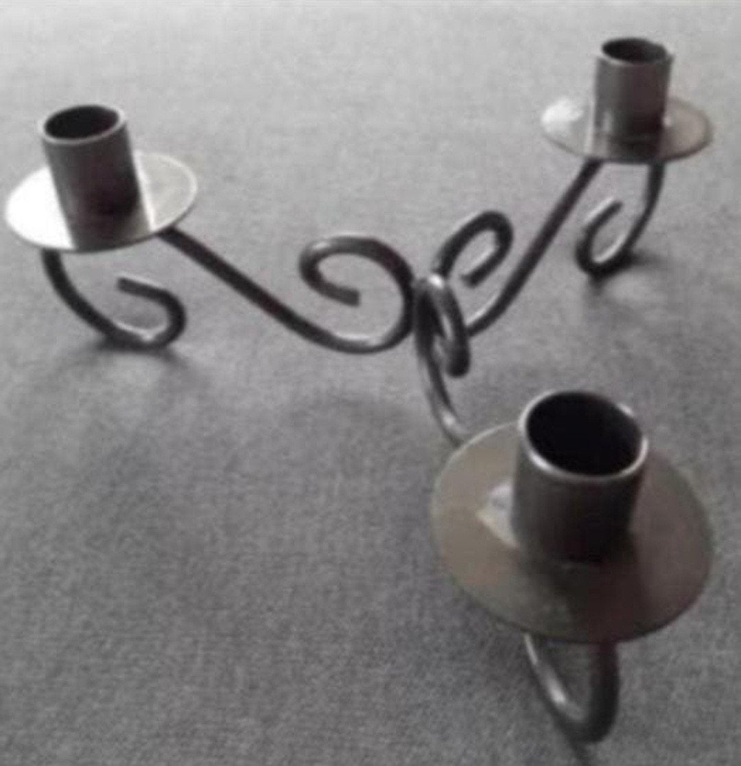 Metalen kandelaar met 3 armen, Huis en Inrichting, Woonaccessoires | Kandelaars en Kaarsen, Ophalen of Verzenden, Overige materialen