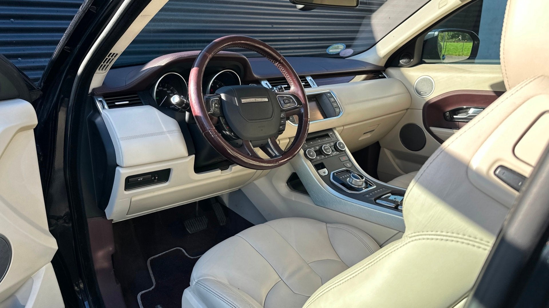 Land Rover Range Rover Evoque Coupé 2.0 Prestige | Meridian, Auto's, Automaat, Beige, 4 cilinders, 4 stoelen