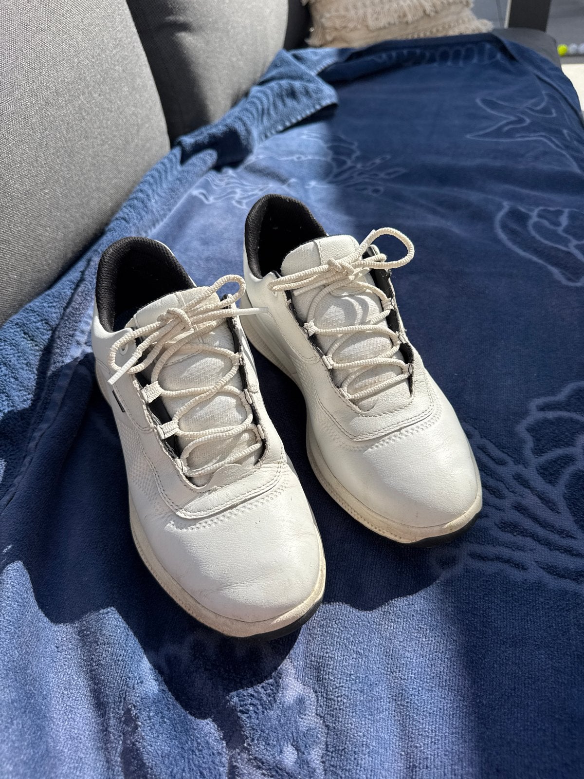 Dames Geox Golfschoenen Wit met Zwarte accenten, Kleding | Dames, Schoenen, Ophalen of Verzenden, Zo goed als nieuw, Wit, Sportschoenen