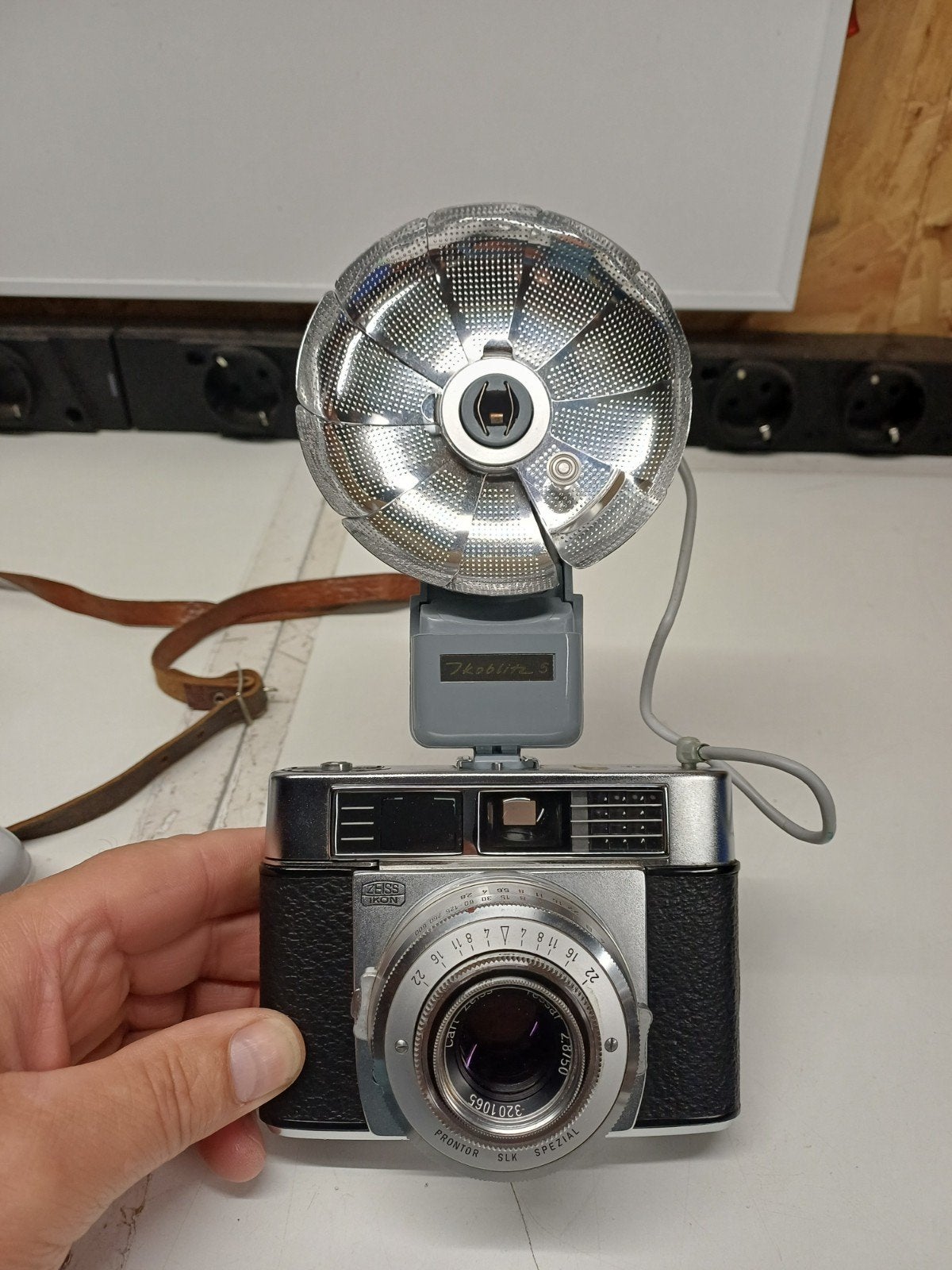 Zeiss Ikon Contessa camera met Ikoblitz 5 en accessoires, Ophalen of Verzenden, Gebruikt, Overige Merken
