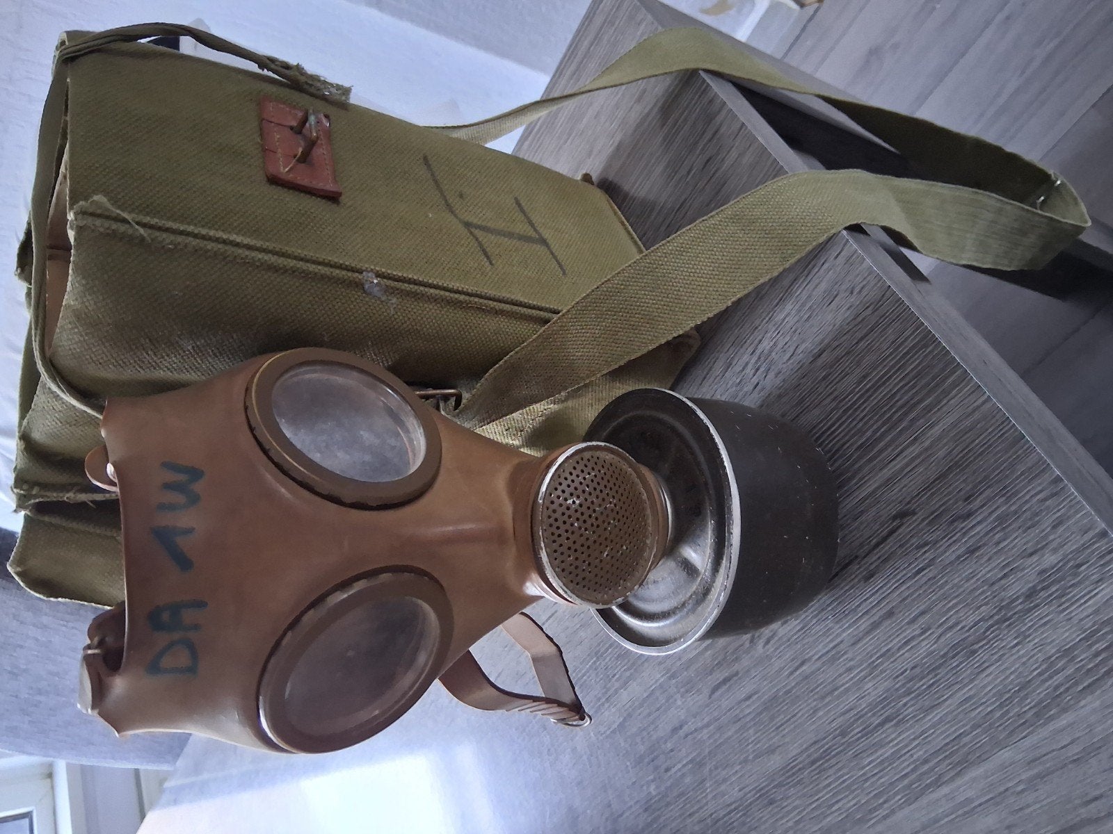 Vintage gasmasker met tas - Militaria collectie, Ophalen of Verzenden, Overige soorten, Overige gebieden, Overige typen