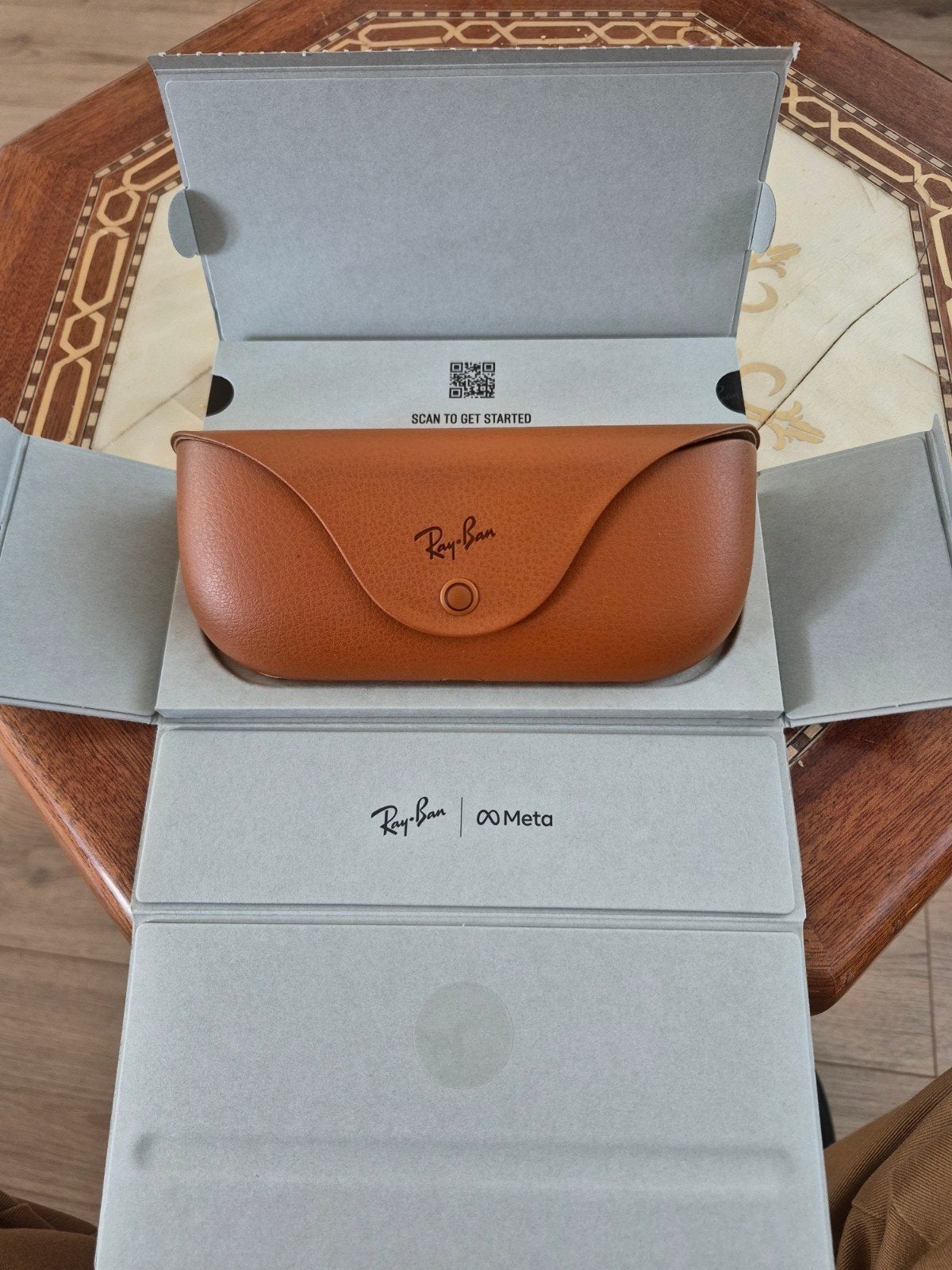 Ray-Ban Meta Wayfarer 2 Gen Oplaadcase (alleen case), Zonnebril, Bruin, Ophalen of Verzenden, Zo goed als nieuw