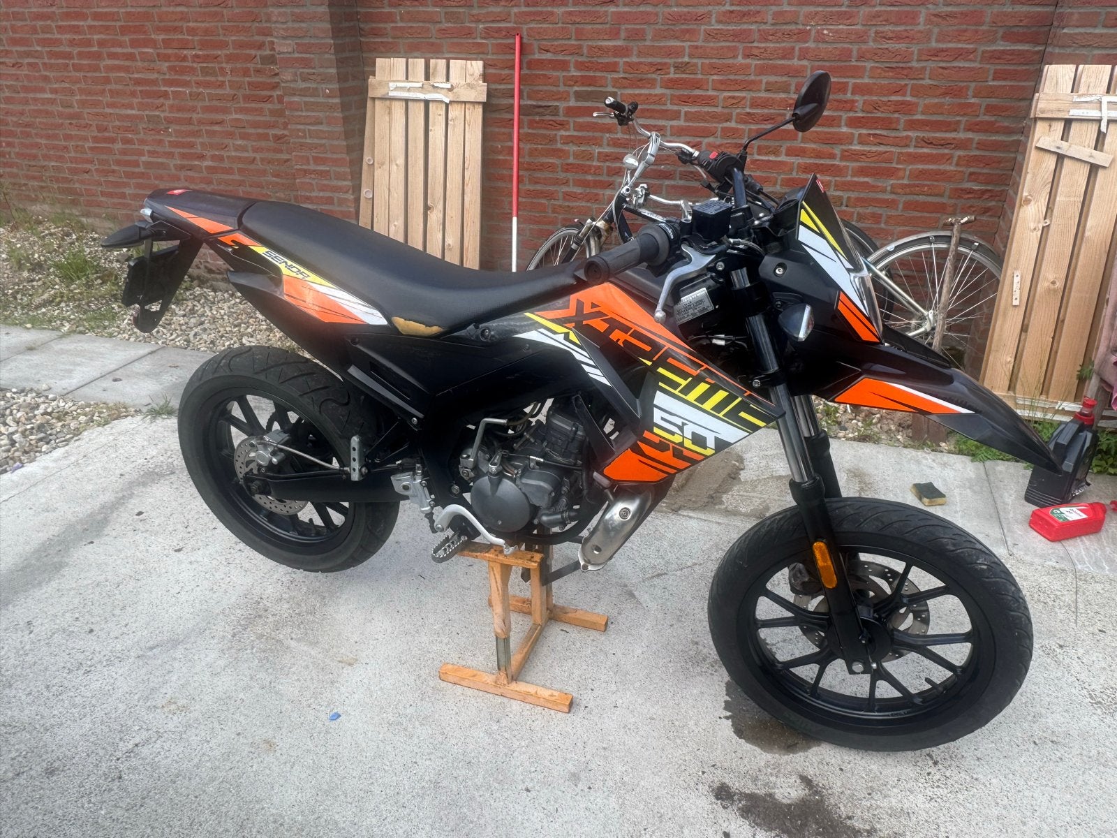 Derbi Senda Xtreme 50 - Oranje/Zwart, Ophalen, Maximaal 45 km/u, Zo goed als nieuw, 50 cc