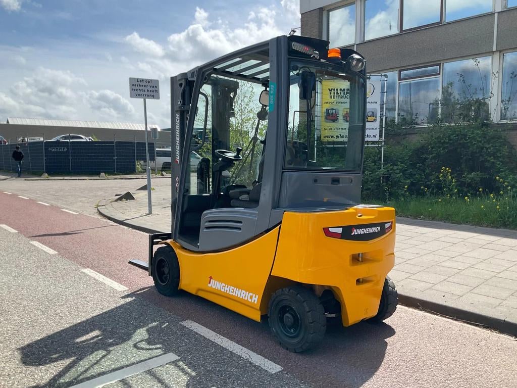 Jungheinrich EFG320 2000KG 4.40METER HEFTRUCK (bj 2019), Zakelijke goederen, Machines en Bouw | Heftrucks en Intern transport