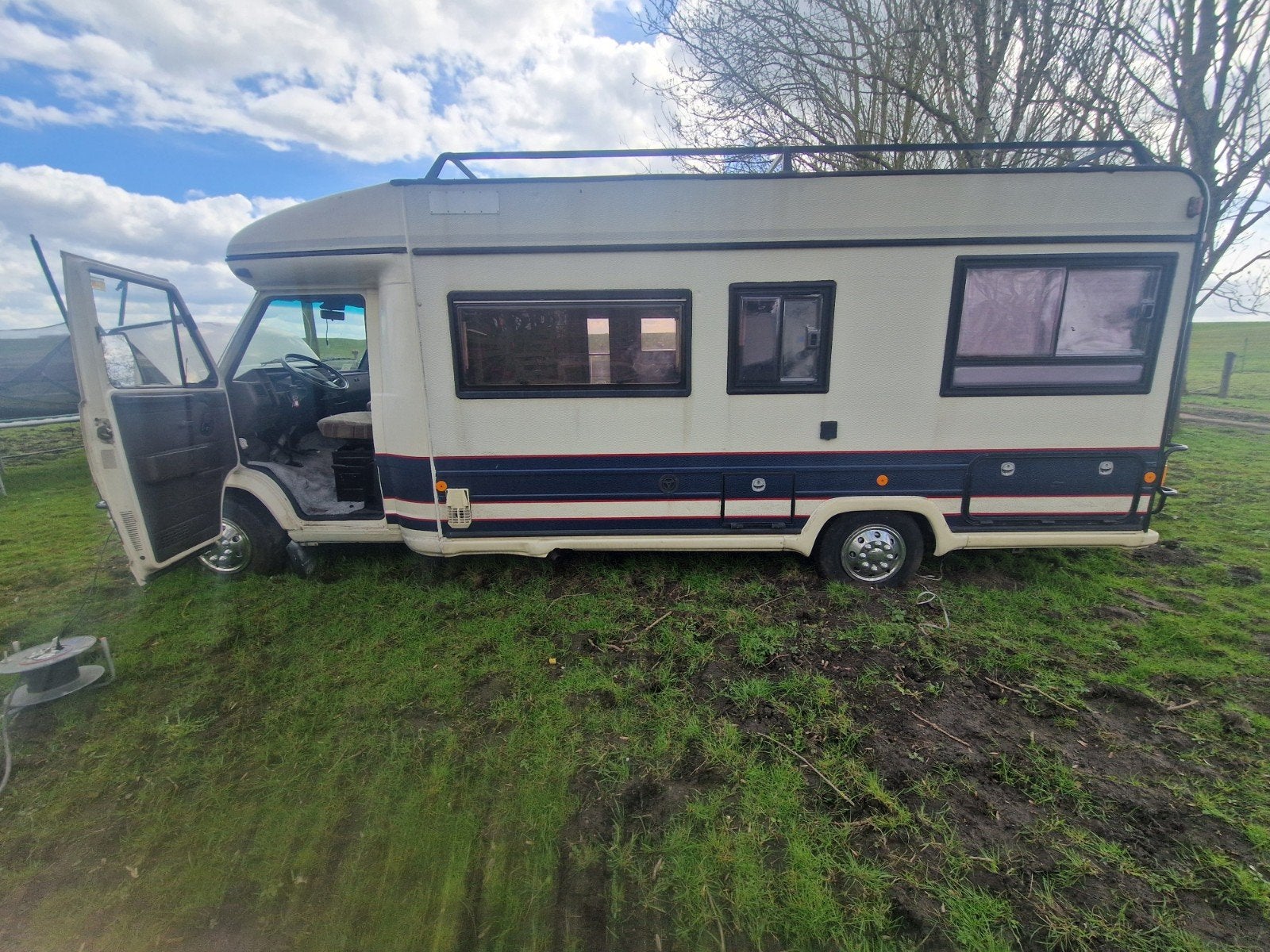Burstner Camper - Ideaal voor klussers, Particulier, Tot en met 4, Half-integraal