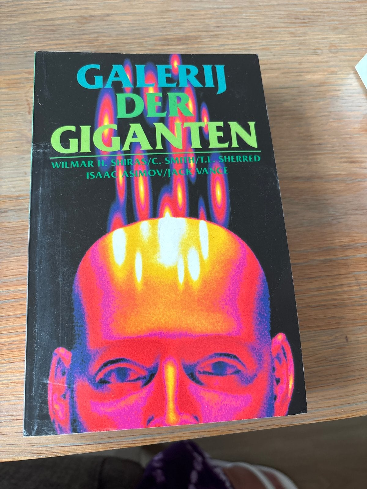 Galerij der Giganten - Sciencefiction Verhalenbundel, Ophalen of Verzenden, Gelezen