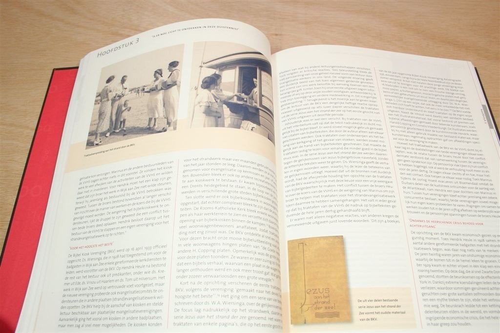 Papieren Evangelisten — Bijbelverspreiding NL [1913-2013], Ophalen of Verzenden, Zo goed als nieuw