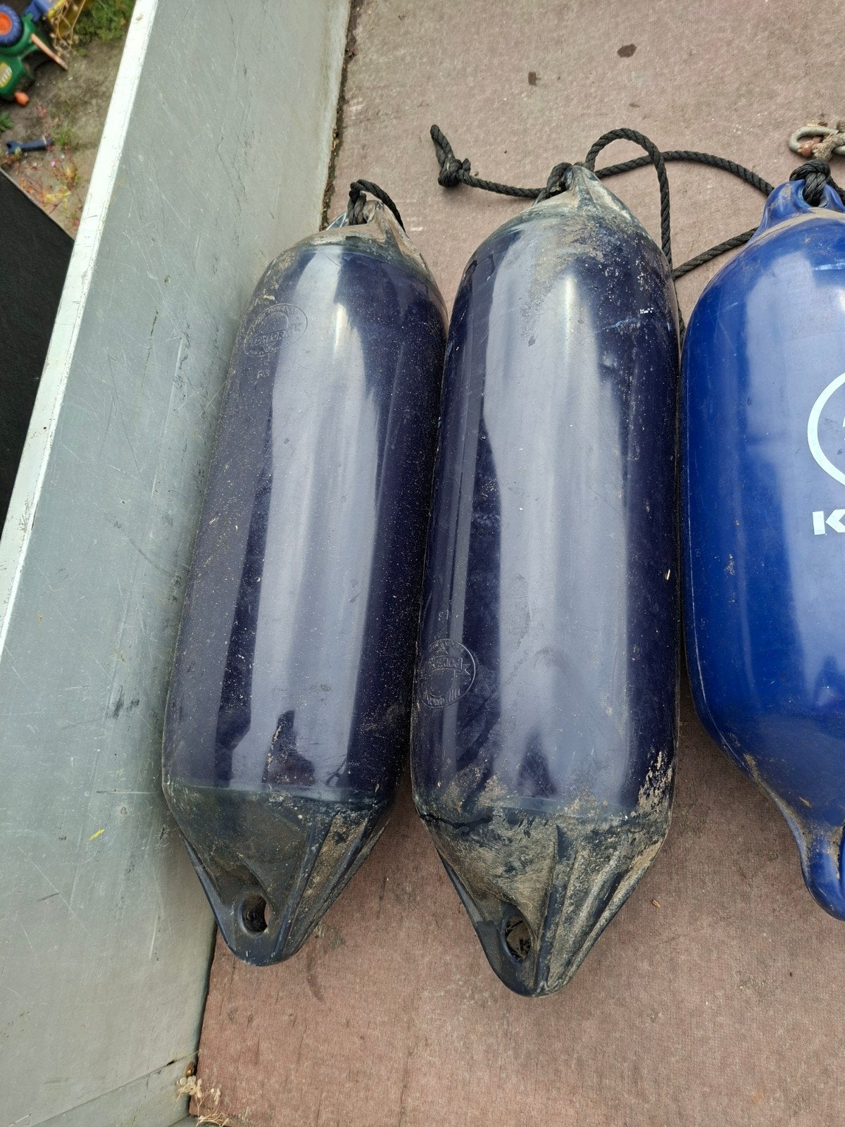 Set van 7 stootwillen boeien (fenders) - Polyform en Korendi, Watersport en Boten, Ophalen of Verzenden, Gebruikt, Overige typen