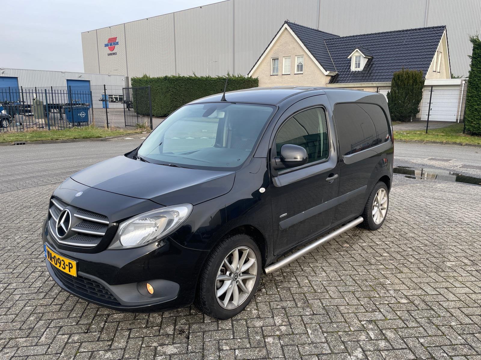 Mercedes-Benz Citan 1.5 CDI 66KW 2015 - AIRCO - DISTRIB VERV, Auto's, Bestelauto's, Voorwielaandrijving, Euro 5, Stof, Zwart