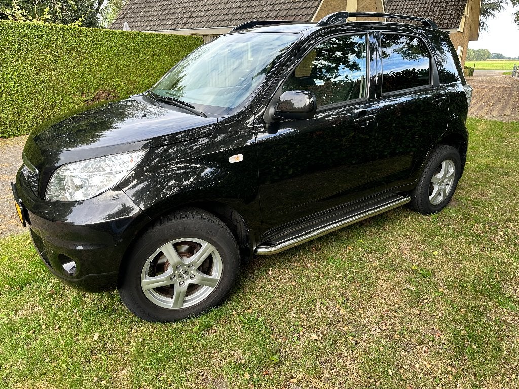 Daihatsu Terios 1.5 2WD 2010 Zwart, 1350 kg, 1145 kg, Zwart, 400 kg