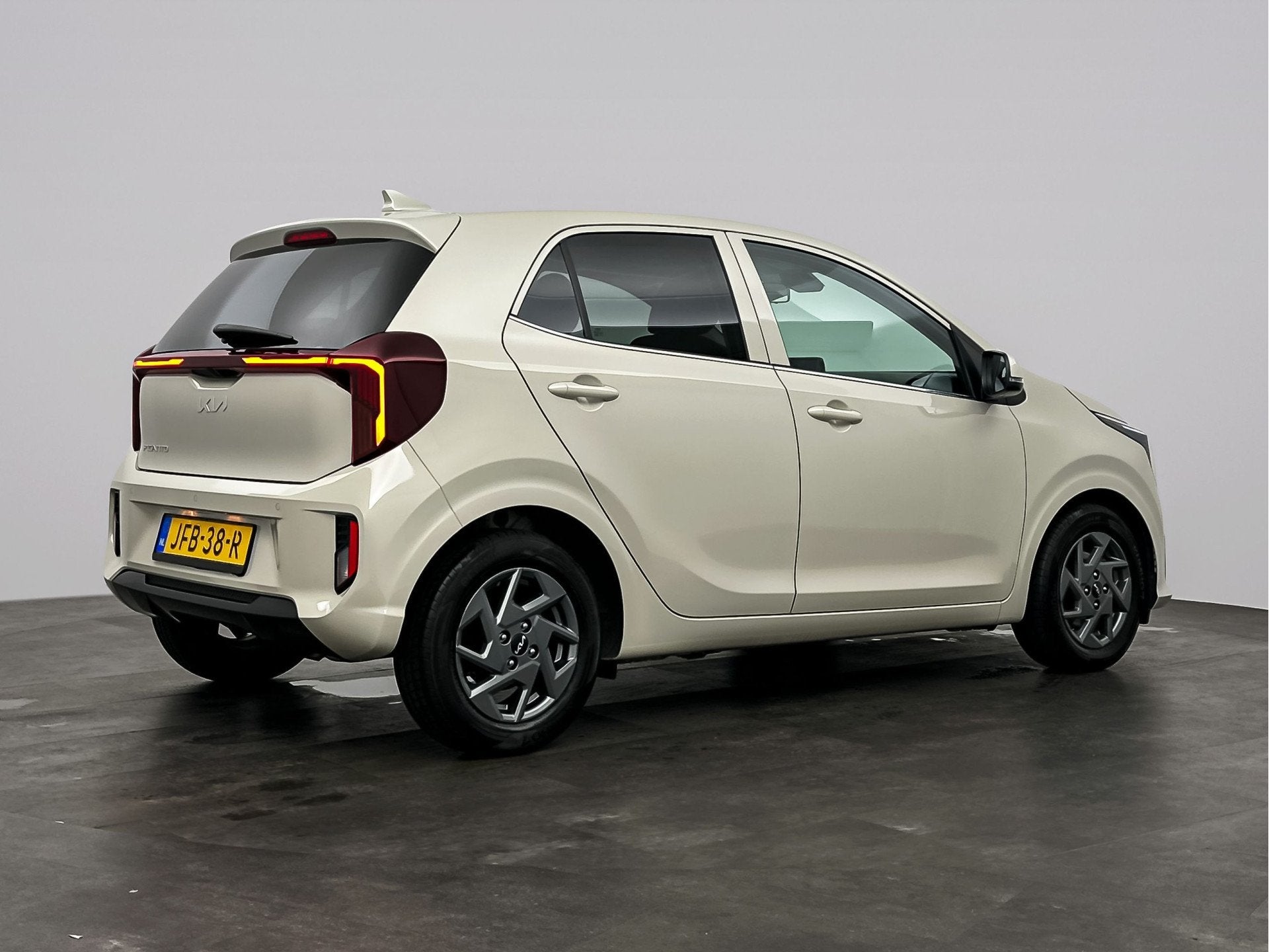 Kia Picanto 1.0 DPI DynamicPlusLine | automaat | licht metal, 12 maanden, Euro 6, 4 stoelen, Leder en Stof