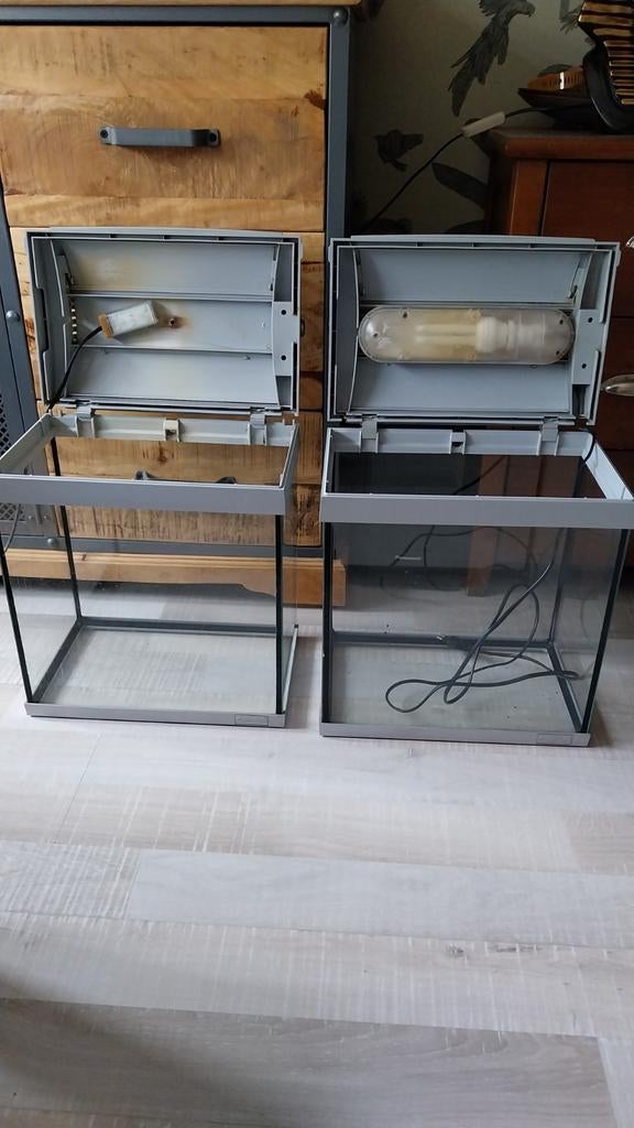 Twee aquariums van 30 liter met verlichting., Dieren en Toebehoren, Ophalen, Leeg aquarium